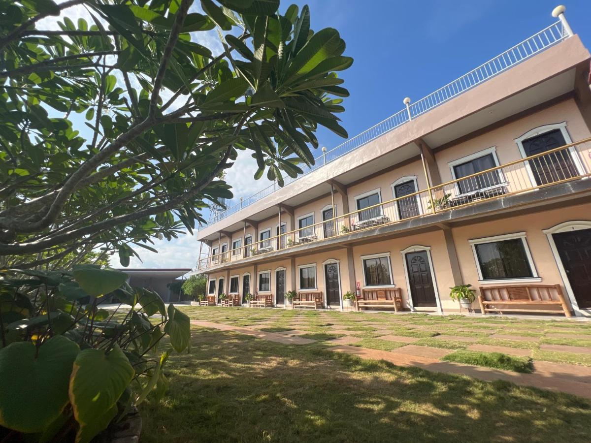 La Plumerias Moalboal Exterior foto