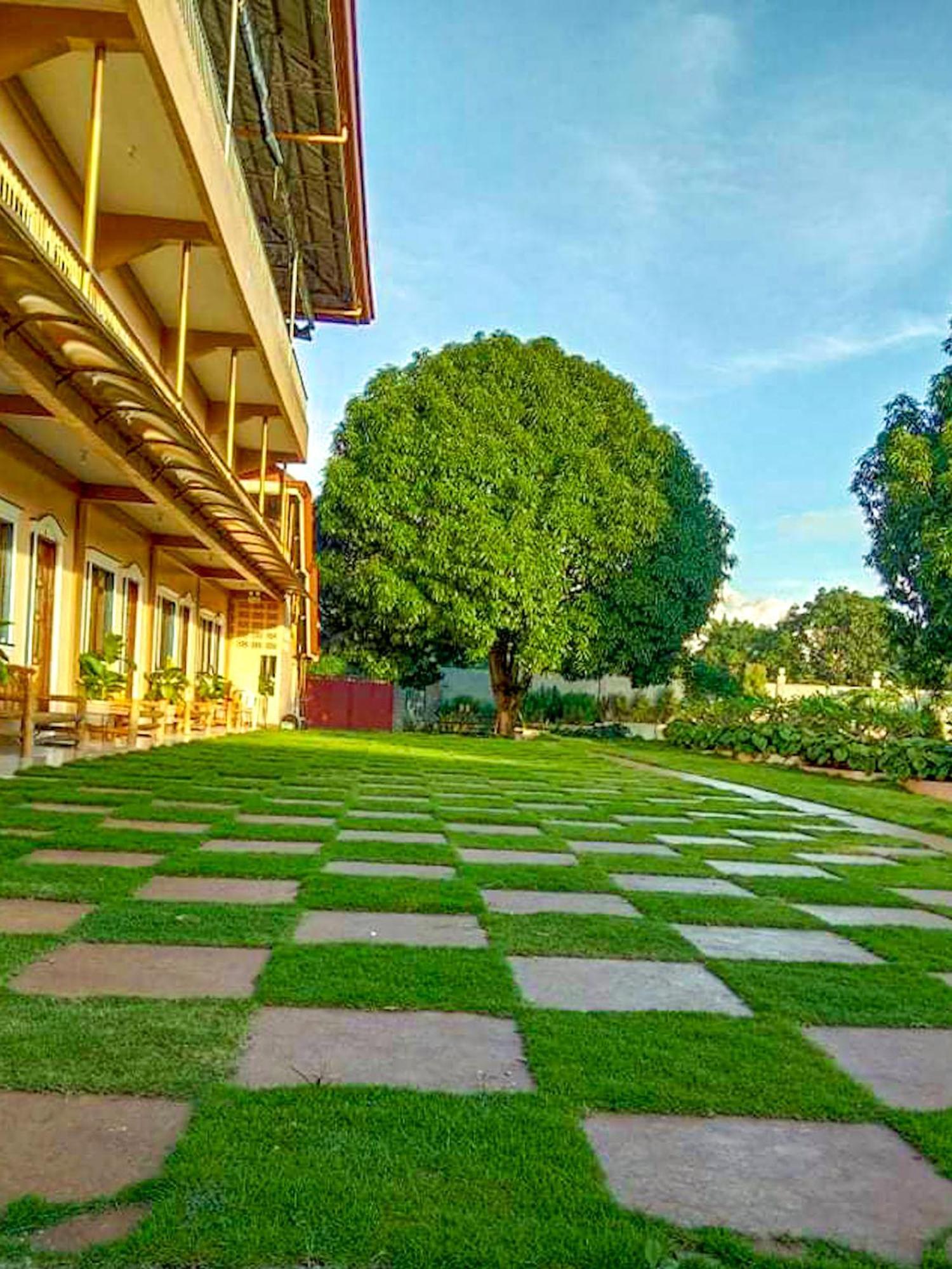 La Plumerias Moalboal Exterior foto